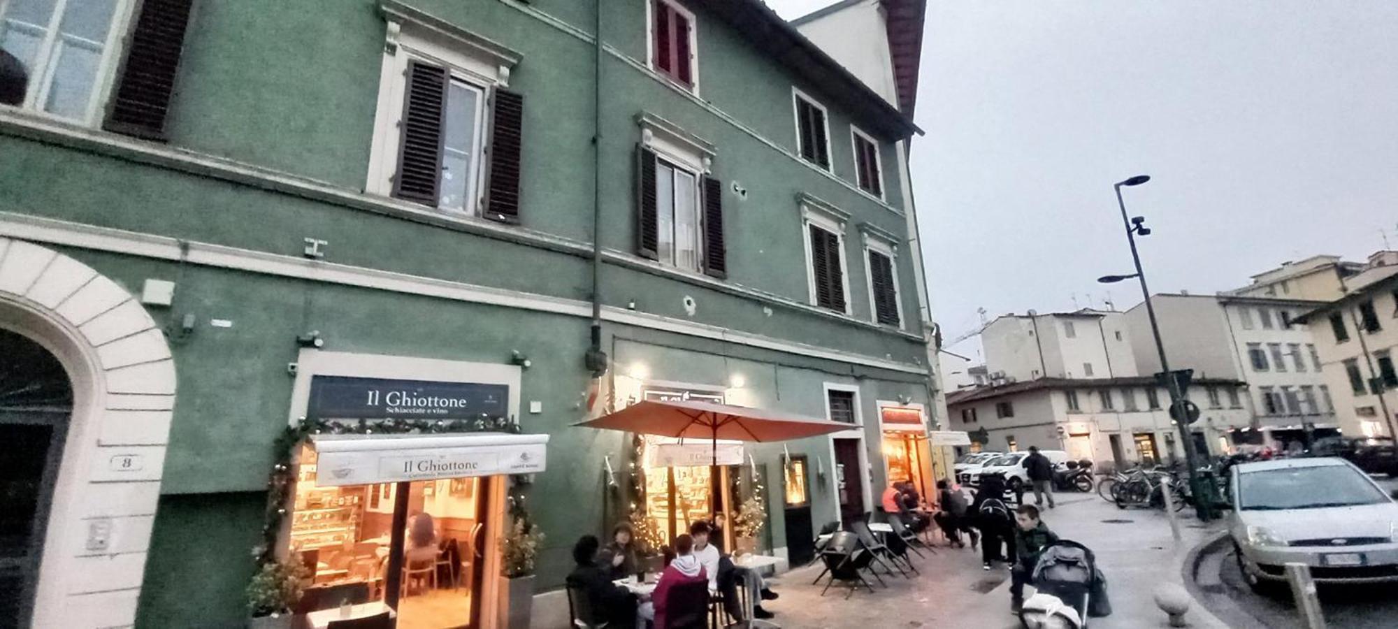 Charming & Spacious Florentine Home Just Two Mins From Tram Stop 佛罗伦萨 外观 照片
