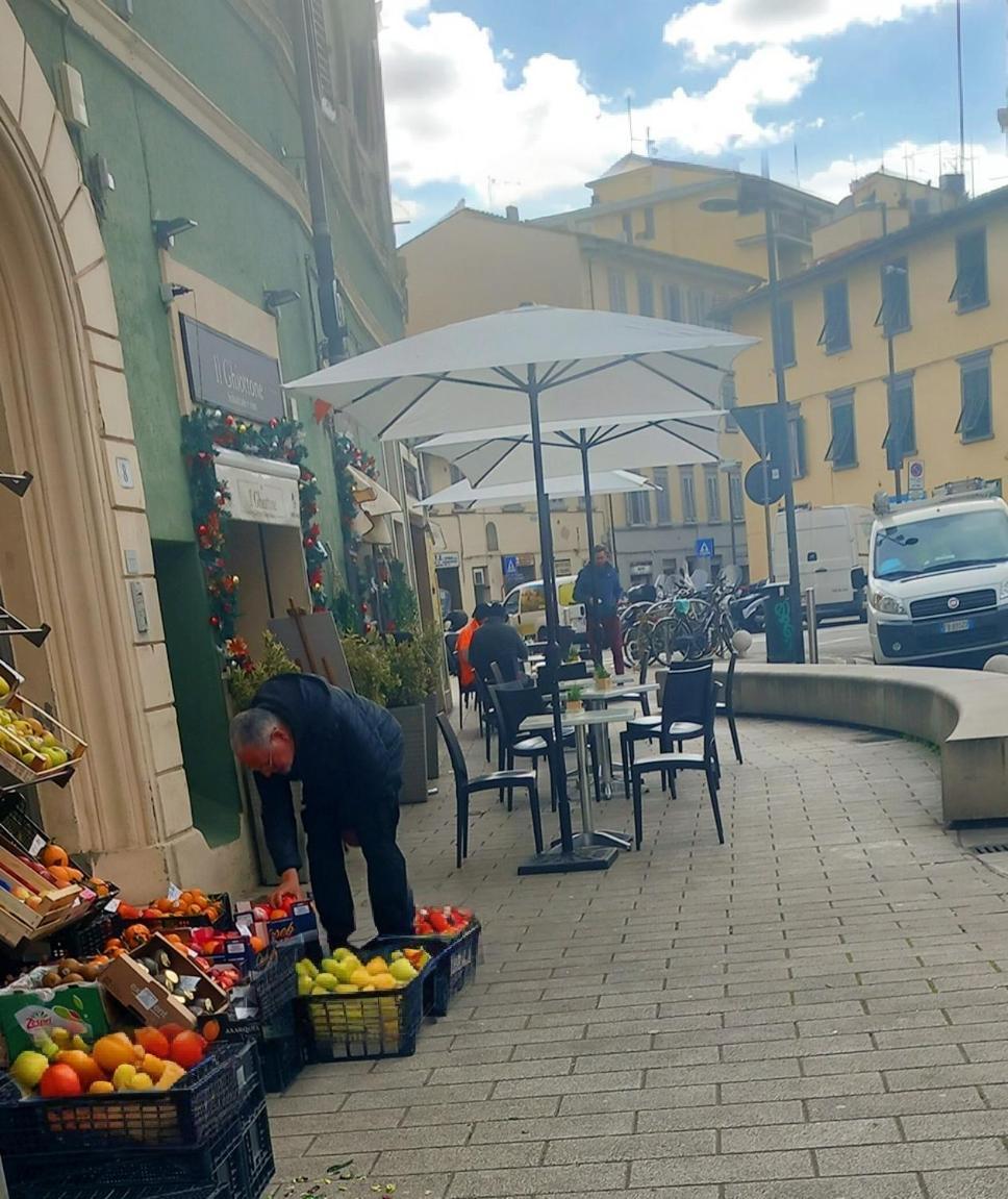 Charming & Spacious Florentine Home Just Two Mins From Tram Stop 佛罗伦萨 外观 照片